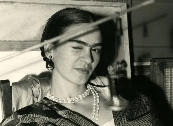 polyamstories's tweet photo. Hello! We're back to wrap up the story of Frida Kahlo and Diego Rivera! https://t.co/TtYREFTSoR