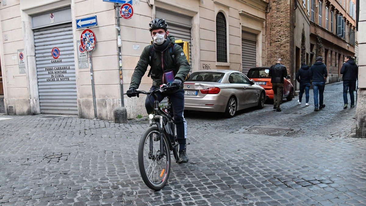marmaz's tweet photo. La bici può essere la soluzione al problema della mobilità nella fase 2: sfruttiamola.
---

Trasporti e ripartenza, la bicicletta vuole giocare un ruolo chiave nella mobilità post-coronavirus https://t.co/JOqbIgsyac https://t.co/oggMAh5HEw
