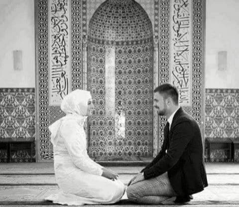 Ey Yâr...!!!
Yüreğin'e düşmüş say sen beni,,,
... Duâda hidayetim, kalbimde  mabedim, Ukbâda ahiretim, 
.... Secdede gözyaşım oL...