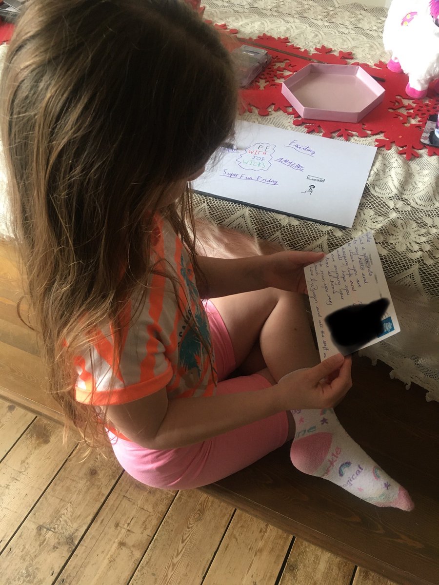 We received our post card today and it certainly put a smile on daisys face ❤️ Thank you so much @StLensHead ❤️