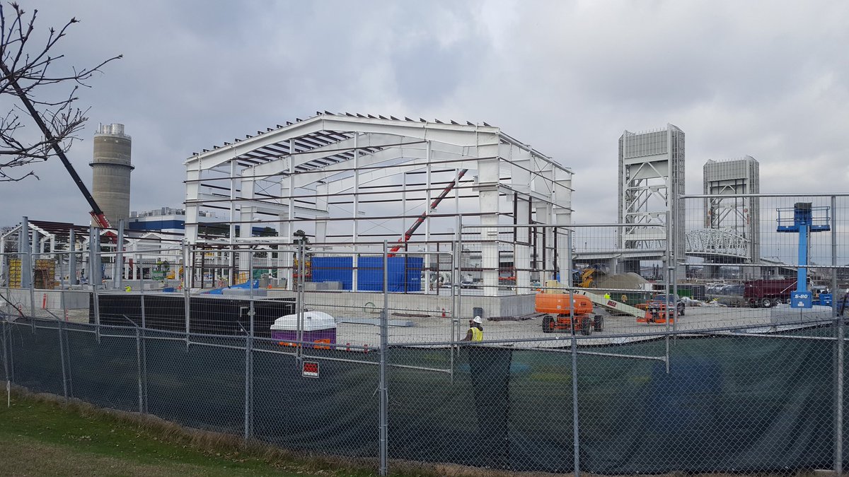 ljennings32's tweet photo. @MassGovernor @MassDPH Fracking hypocrote
Residents shoudk avoid leaving their homes so fracking construction can go on unimpeded by residents and #NorthParcelDefenders  
#elfonsite is watching #CharlieBakerCancerCompressor https://t.co/kW0NtFCWSX