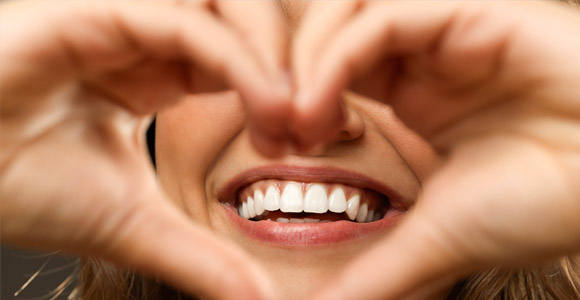 Dentistrymedi20's tweet photo. What Causes Bad Breath?
1. Food
2. Tobacco
3. Dental issues
4. Bacteria
5. Dry mouth
6. Disease https://t.co/2GpxdIHOe0