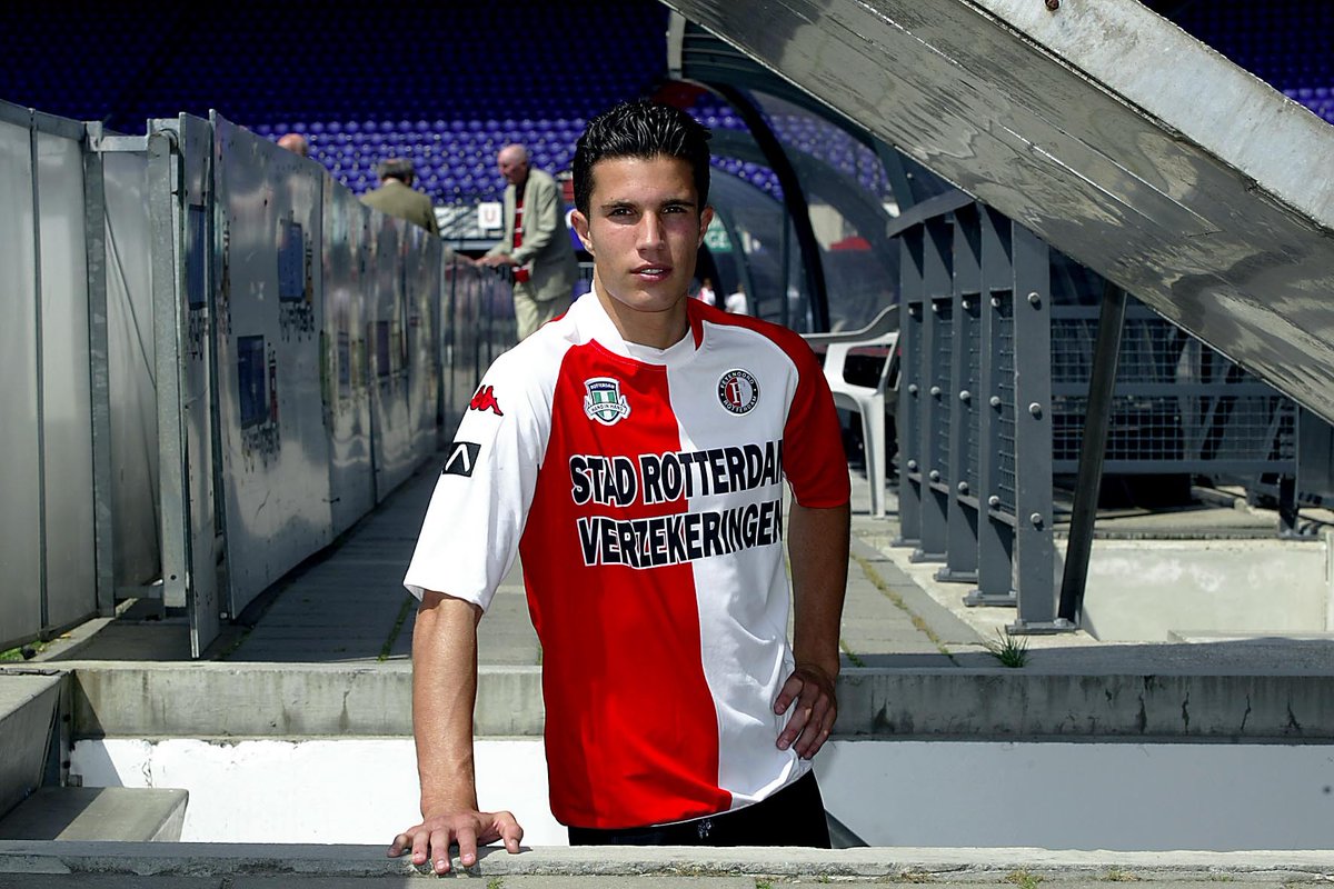 Robin van Persie tweet media