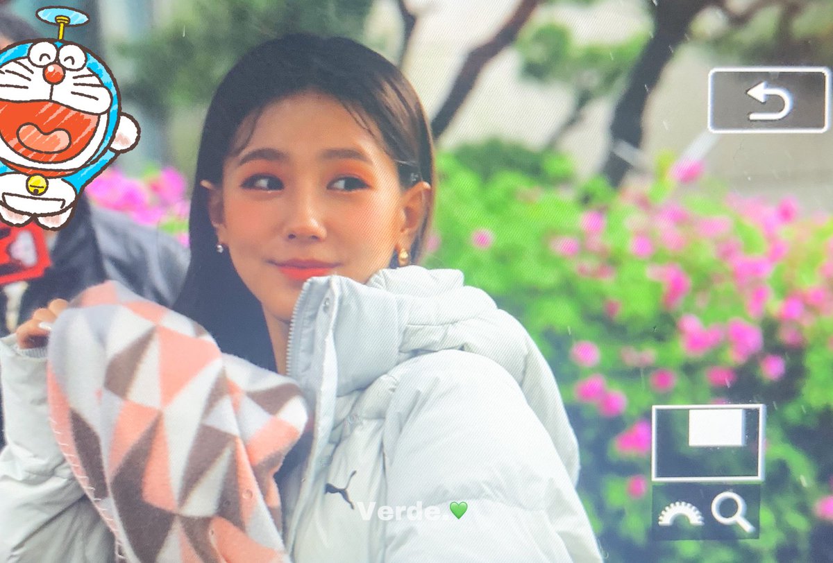 200417 프리뷰

말랑콩떡강아쥐🐶🐶

#여자아이들  #GIDLE  #아이들  #미연 #MIYEON