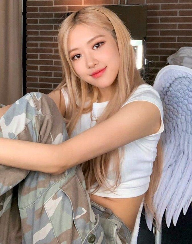 wannxsonn's tweet photo. Guardian of the moon Wendy x Guardian Angel Rośe ❤ #wense https://t.co/EwMpXUIU6a