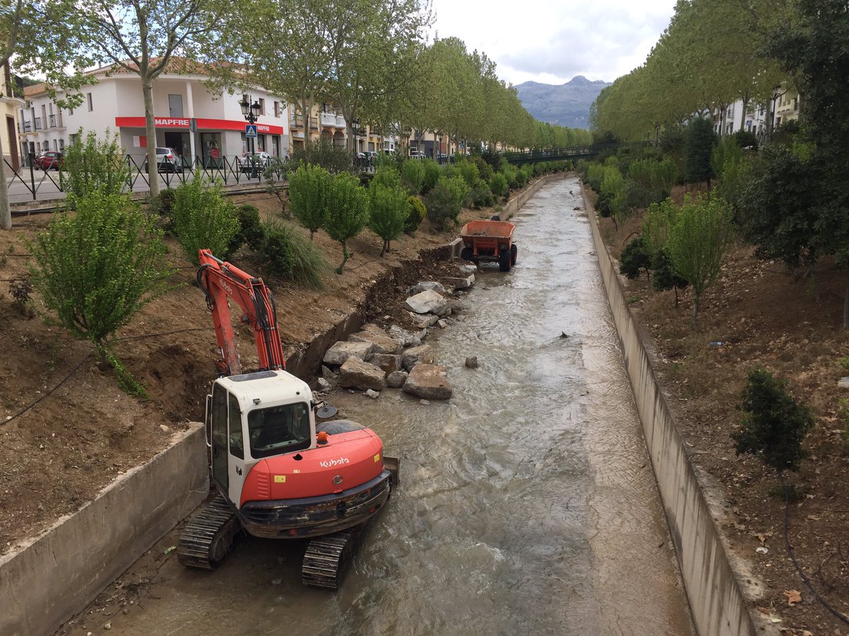 SEMATrabuco's tweet photo. Buenos días, comienzan las obras de reparación del muro Del Río Guadalhorce, https://t.co/vSlDoYXQIm