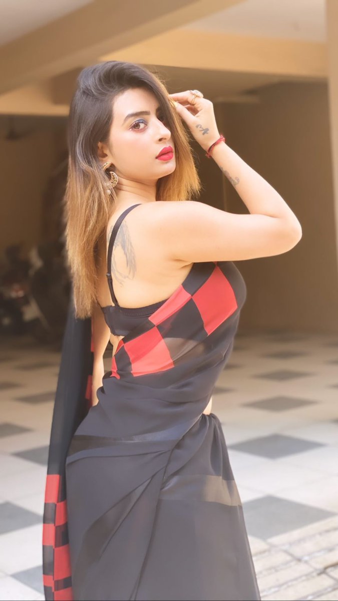 sareeblogger_RB's tweet photo. Only for #saree lovers ❤️❤️❤️
.
.
#ankitadave
#sareelove 
#sareechallenge
#sareeseduction https://t.co/fpWGGn1pen