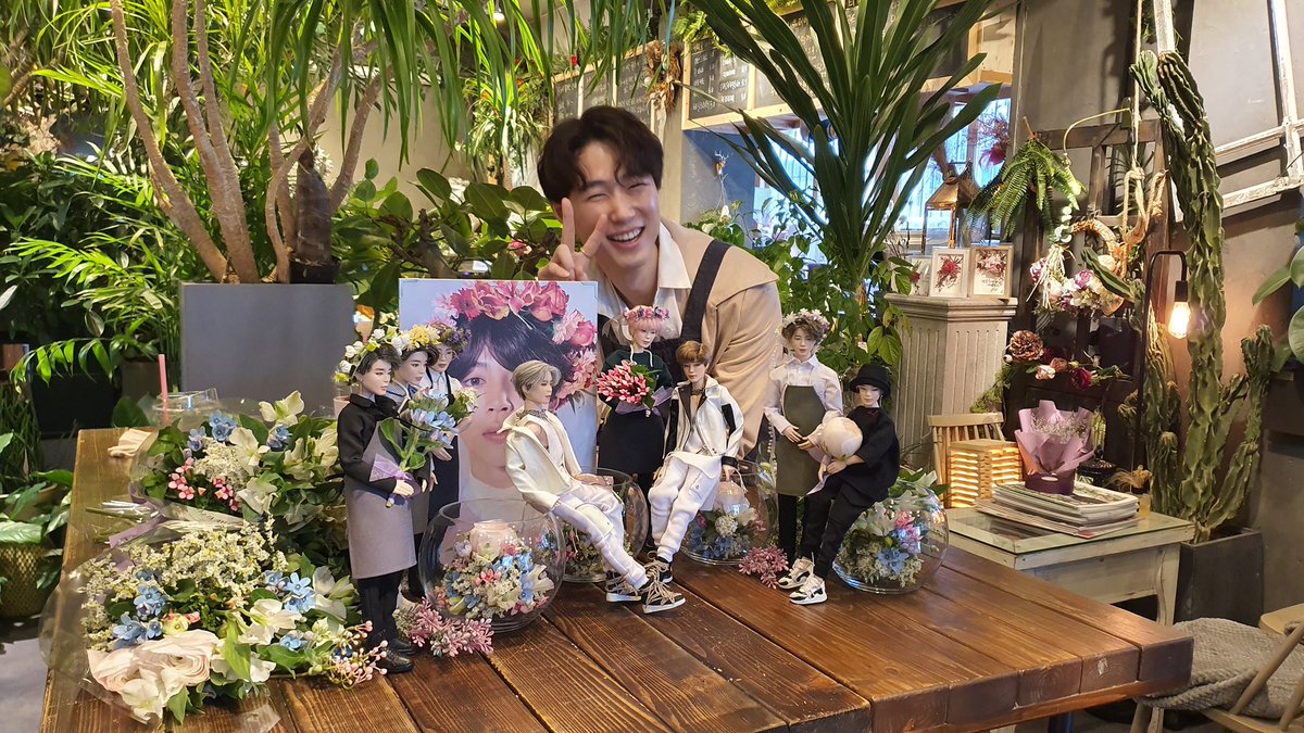 FlowerboyIsaac's tweet photo. I had a flower class with the Korean Army. It was such an honor and I had a great time. ARMY's talent and good energy seem to resemble BTS. Because I was encouraged by them. https://t.co/LPHJPNmywL