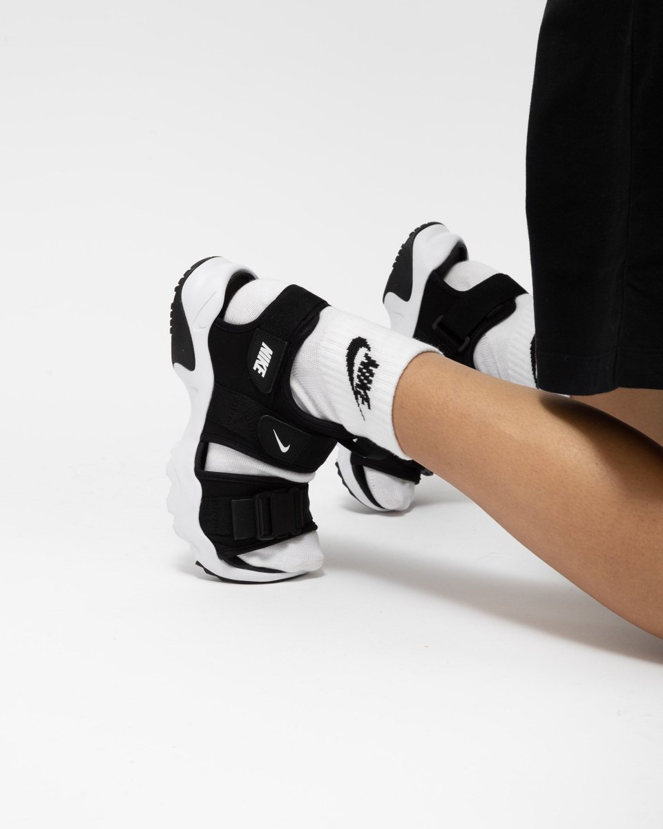 nike wmns nike canyon sandal