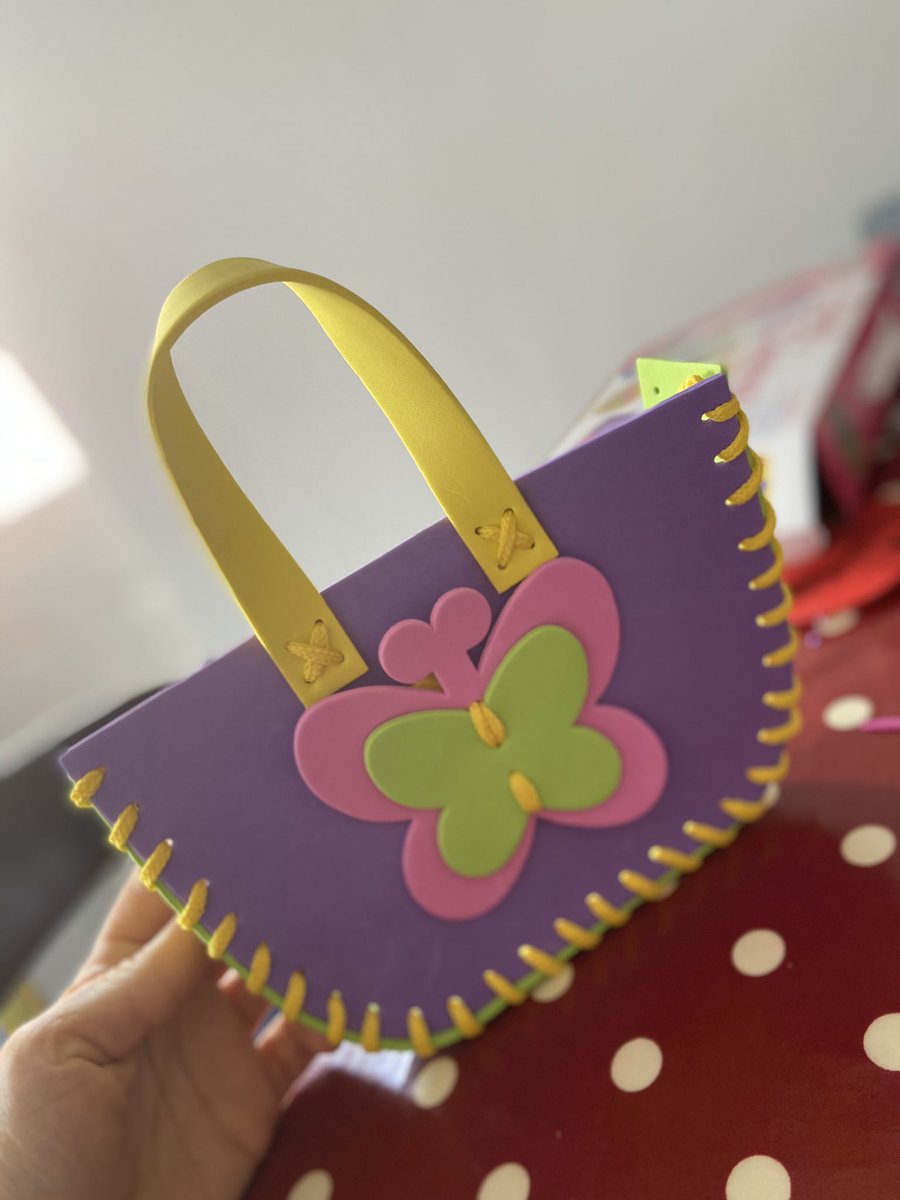 Claire downs tweet media