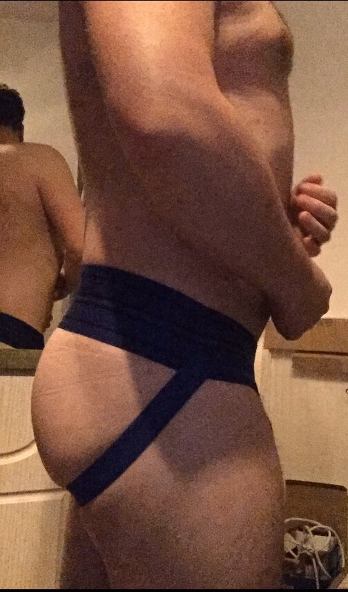 noah_walsh_hung's tweet photo. Waist 30-32” blue jockstrap. Have had this a about 3 years, it’s been washed a few times but currently has 4 days wear on it with being washed. €18 DM me if you want it.
#underwear #jockstrap #usedjockstrap #wornjockstrap #gay #gayjockstrap #gayunderwear #irishgay #dublingay https://t.co/d7sOhP7jfQ
