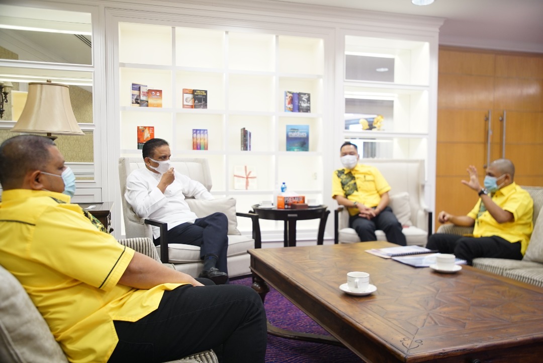 Reezal Merican V Twitter Buat Pertama Kali Bersua Muka Bersama Wakil Gerakan Belia 4b Terima Kasih Atas Kunjungan Dan Sudi Memberikan Cadangan Dan Pandangan Yang Sangat Relevan Tentang Perkembangan Anak Anak Muda Malaysia