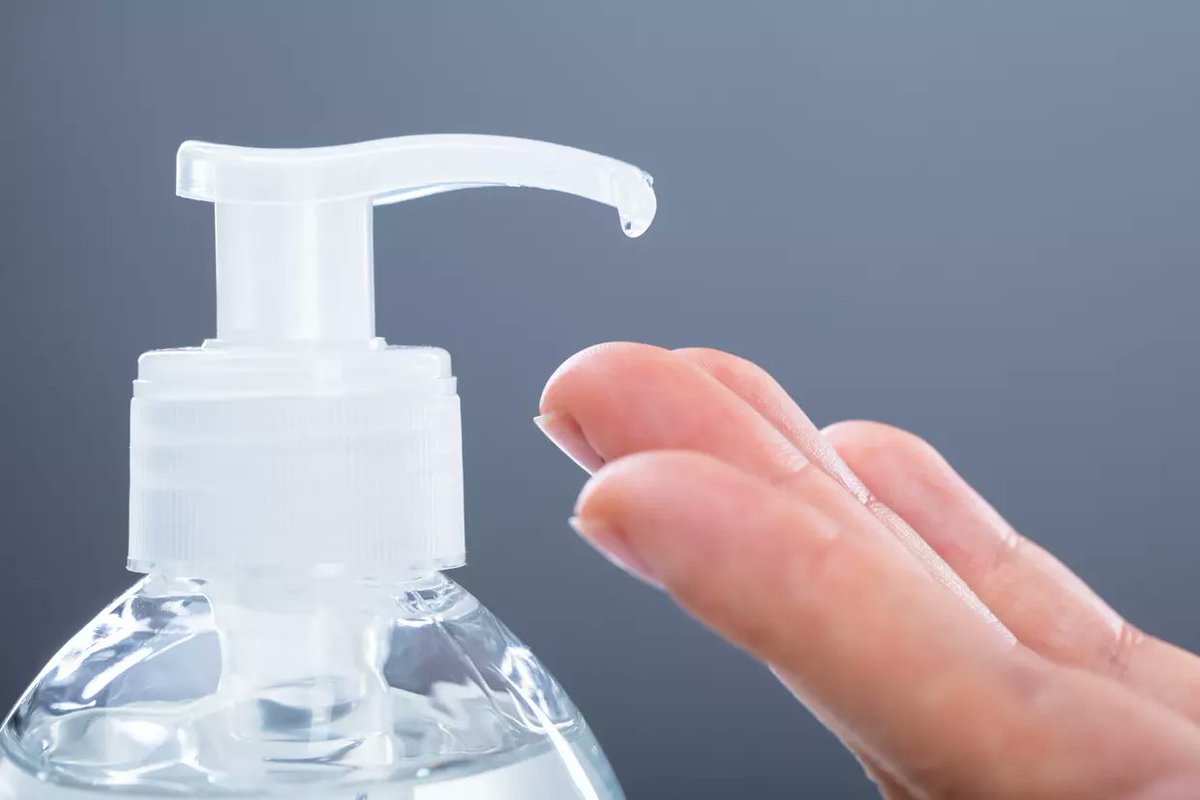 infirmierscom's tweet photo. #EnBref #COVID-19 : recommandations de la société française de dermatologie pour lutter contre la #dermite d'irritation des #mains. @SFDermatologie https://t.co/eMgznjKvKW https://t.co/bX7REeWtOA