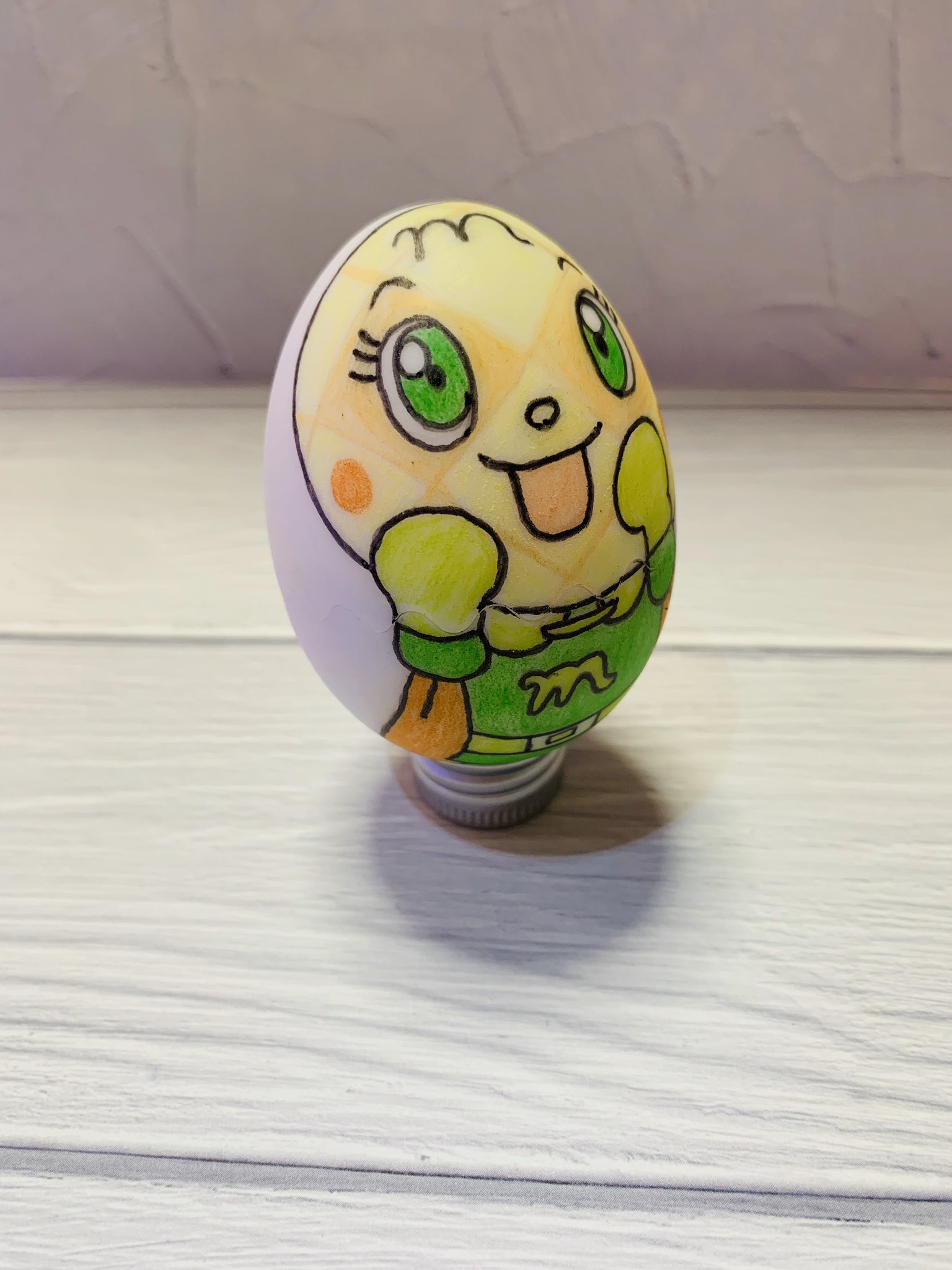 Mo もー 100円の卵の おもちゃにメロンパンナを描いてみた ۶ ᴗ ۶ メロメロパーンチ メロンパンナ プラバン 百均卵のおもちゃ T Co Ssh8tb0bvc Twitter