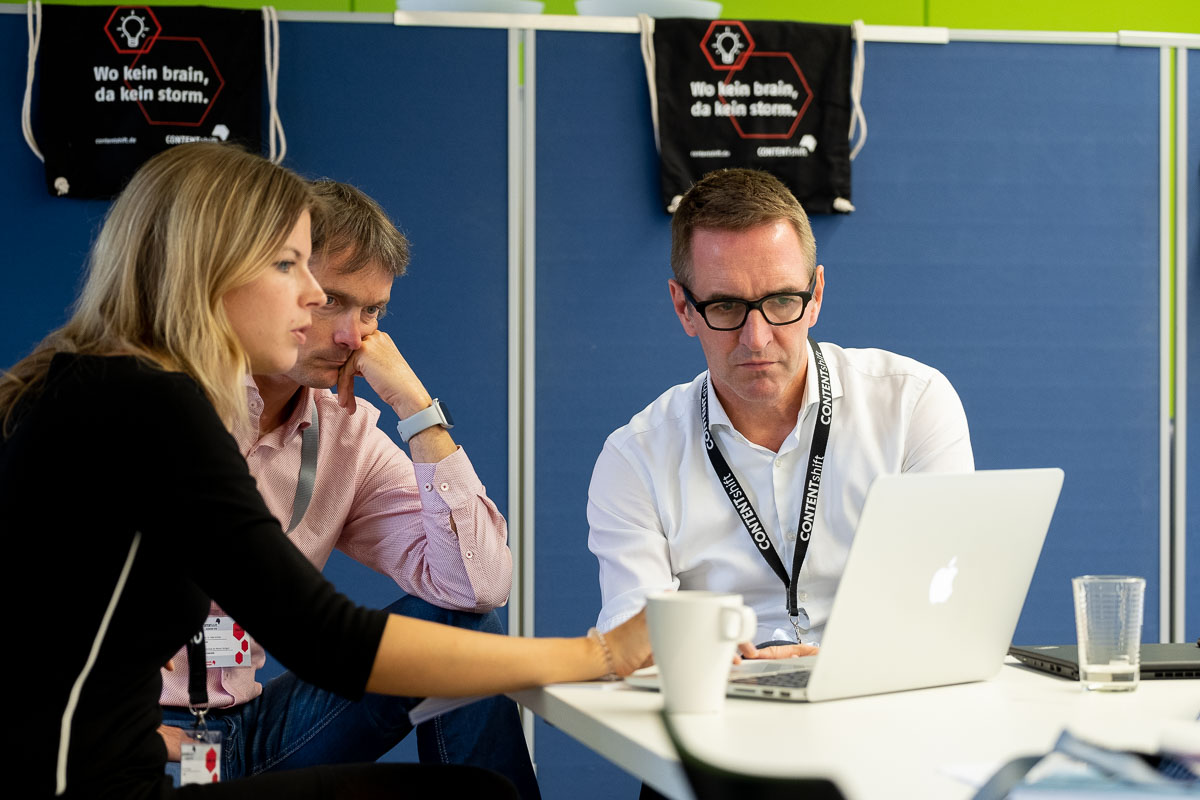 ShiftingContent's tweet photo. Our #cosh20 #winner @QualiFiction: 
"The #cosh #accelerator isn't about having finished solutions. It rather serves a common #exchange between #startups &amp; #industryplayers that is profitable &amp; fruitful for both sides." 
Apply now until May 4!⏩https://t.co/1vIto1lbnO 🚀🦄 #cosh20 https://t.co/kjbCZEiiNw