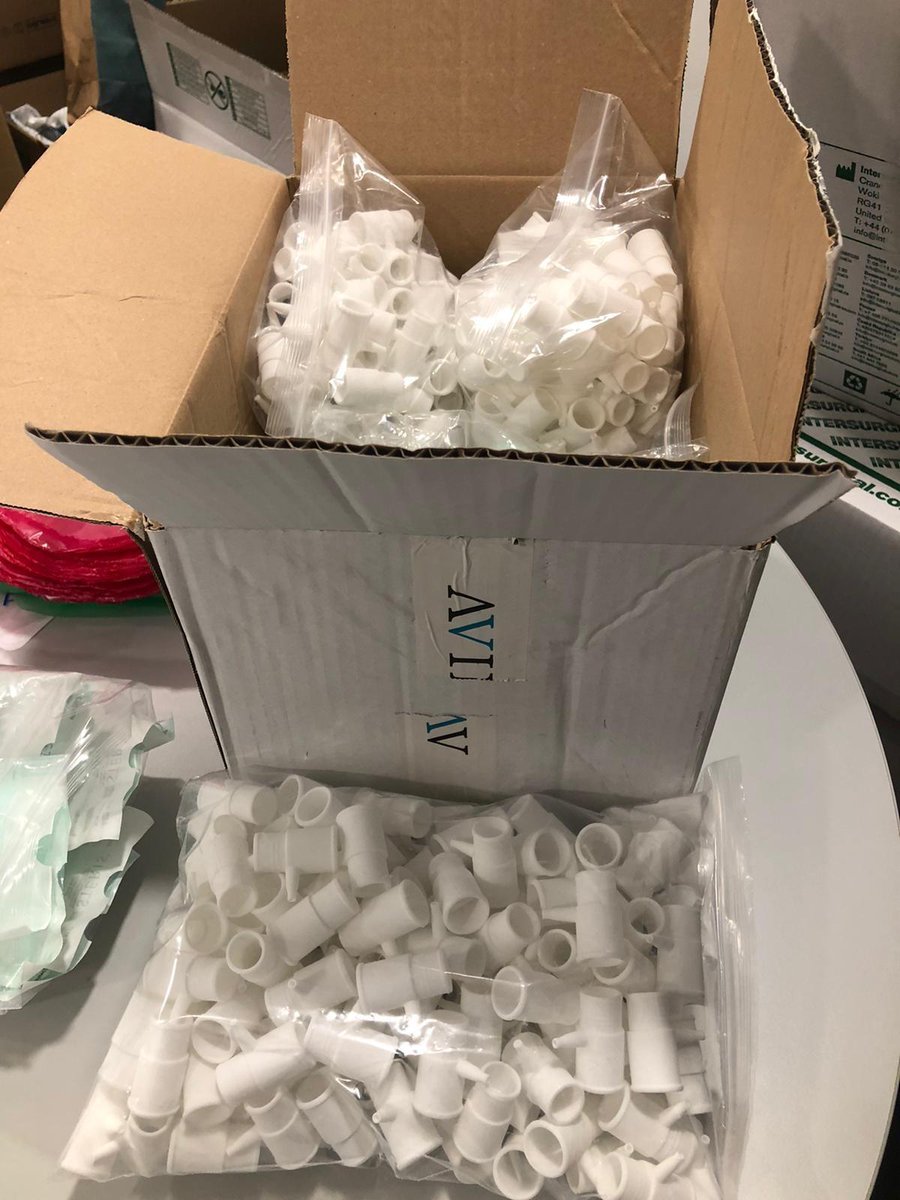 ConsorciCSI's tweet photo. Moltes #gràcies @AvinentImplant per la impressió en 3D de 500 connectors per a les mascaretes d’alt flux dels respiradors artificials dels nostres pacients ingressats a les unitats de cures intensives👏❤️💪 #solidaritat #EnsEnSortirem https://t.co/tqDU4hTRee