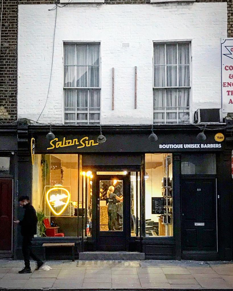jaamed's tweet photo. Salon Sin

Its been great to work with Salon Sin this year, helping to create their exterior and interior signage. Work included signage design, art direction, price lists, posters, tote bags, t-shirts and email flyer.

#design #salonsin #artdirection #signage #jayroerade #brand https://t.co/8ZraNR05p5