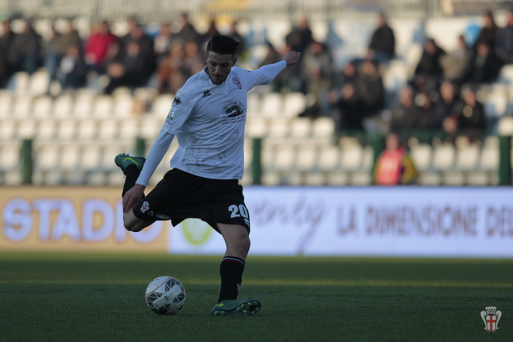 magica_pro's tweet photo. #ProVercelli-#Novara 2-1, il #ricordo di Simone #Emmanuello https://t.co/boDYN2bBvX (Foto @Iguan89) #tbt #SerieB #derby #gol #PveNov @Lega_B https://t.co/moKPeviueU