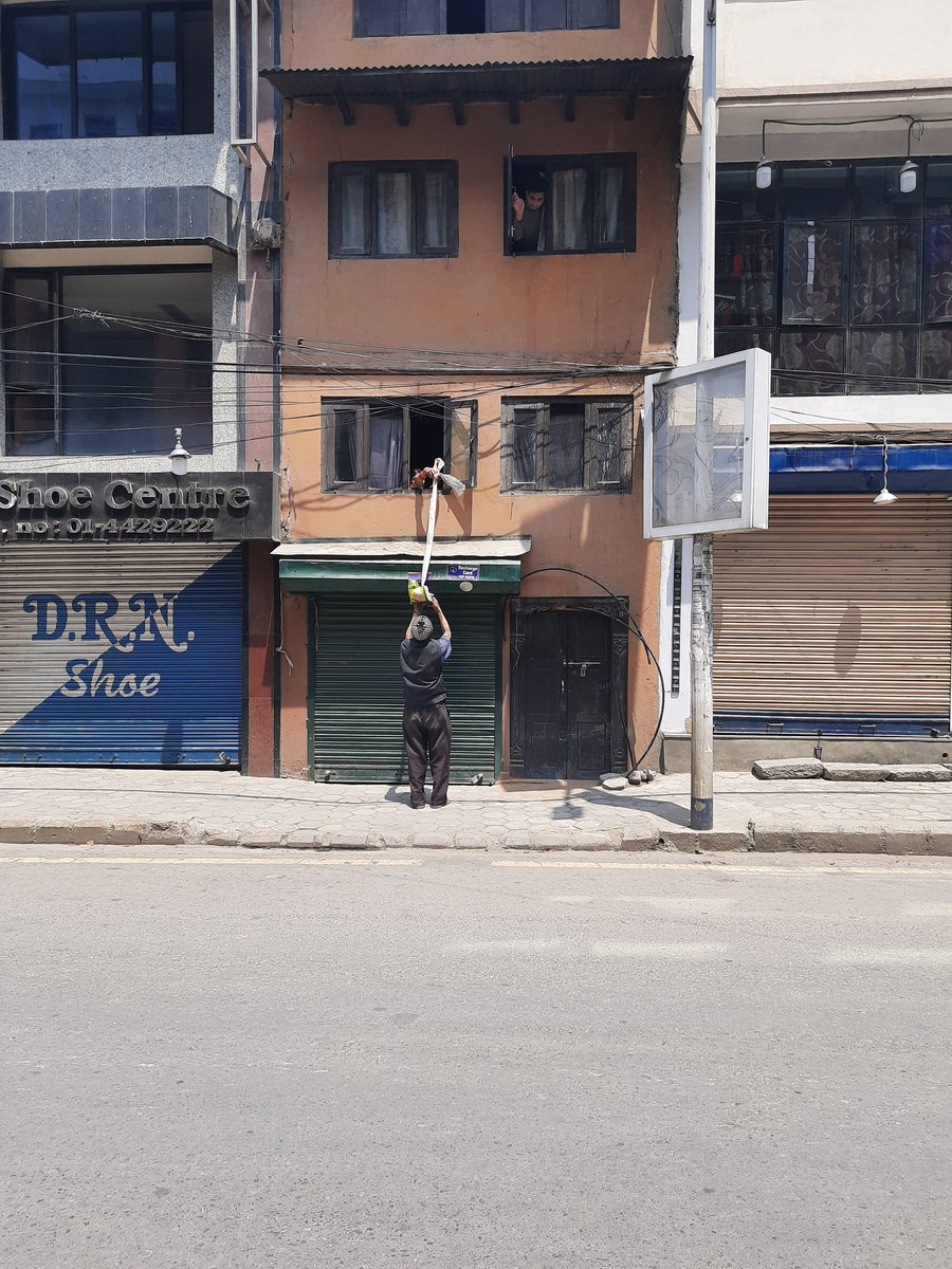 ManishaMahat2's tweet image. #selfdistancing #Lockdown25 #workingDay ये हुइ नि बात #मेरोदिन 😊