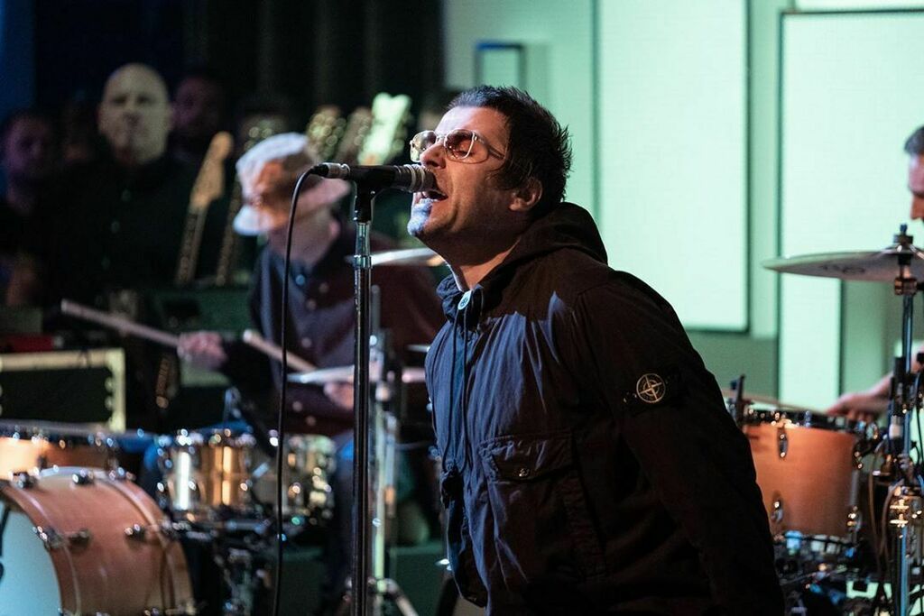 HaiMagazine's tweet photo. Liam Gallagher Donasikan Parka Kesayangan untuk Acara Amal Covid-19 di Inggris   https://t.co/LaLMXtSUhW https://t.co/4RQY09STA6