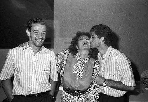 FOTOS HISTORICAS O CHULAS DE FUTBOL - Página 16 EVyiIBaXYAAQdKC?format=jpg&name=small