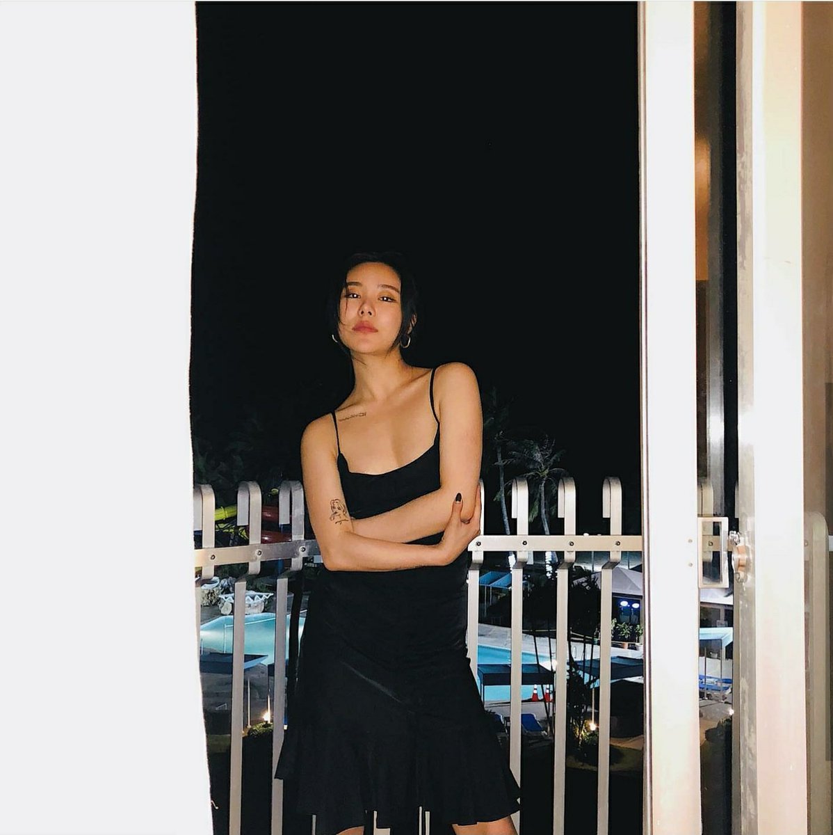 wheein__closet's tweet photo. 200417 휘인 인스타그램 https://t.co/rGgM8bKVdE