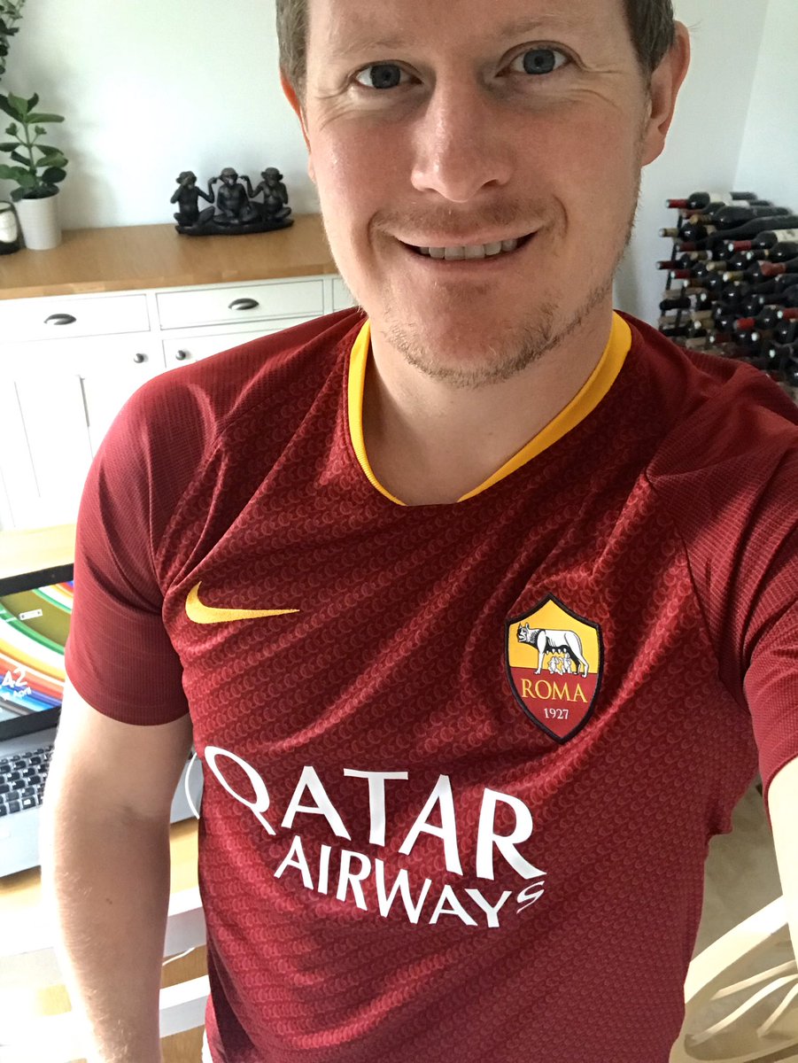 Finishing the working week on a modern high! Not sure whether to stay Italian or head around the continent next week  #StayHomeSaveLives  #homeshirt  #kitsoutchallenge  #ASRoma  @ASRomaEN