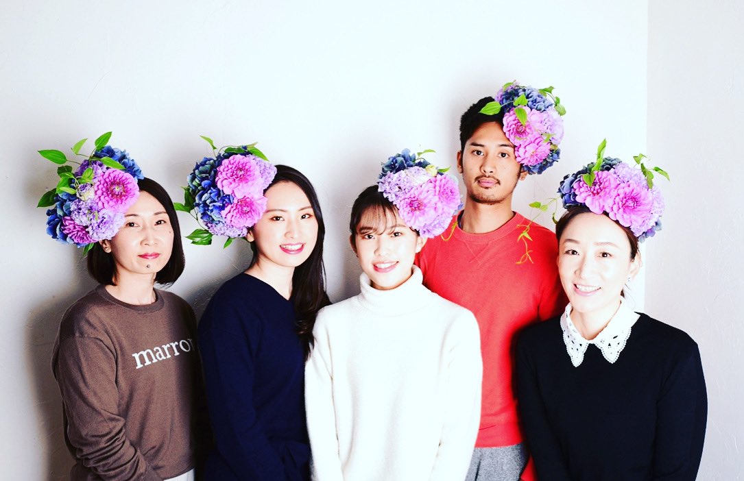花結い師 Takaya インスタライブ 花結い教室開催 もうすぐ締め切ります 母の日に向けて お母様への花結い 自分への 花結いにでも コロナで自宅にいる事が多いとおもいますが 家族で花結いごっこをして写真を撮るのも良し W花を結うことによって自然と笑顔