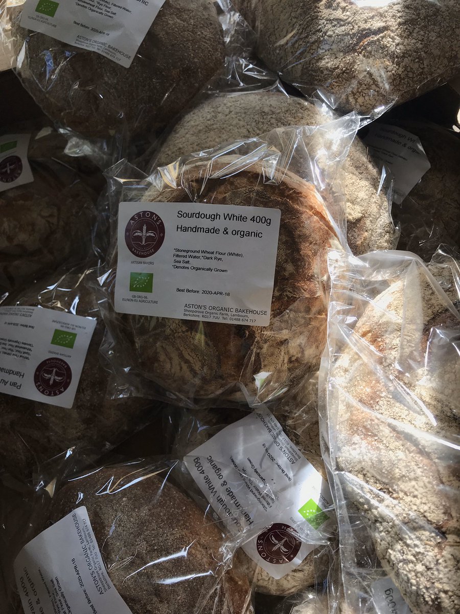 Fresh bread arrived we open at 10 for coffeeeee takeout. #kissawa#astons bread#sourdough#highburycafe#sunnyday#monmouthcoffee