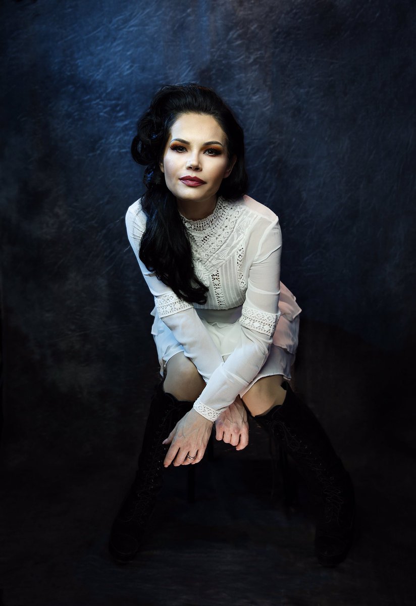 CHPhotographics's tweet photo. Salski Cymru #charmagnehaxbyphotography #portraitphotographer #ukportraits #portraitofaladyonfire #studio #lookingback #portraits #canon #canonuk #whitedress https://t.co/WDsJf67vWE