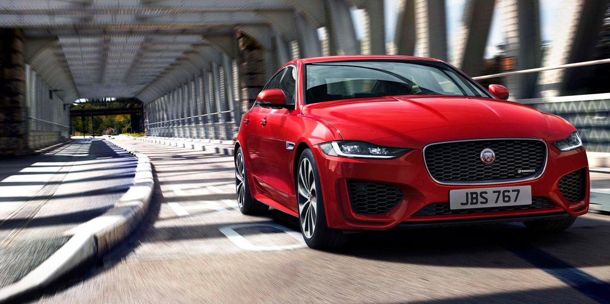 le_rover's tweet image. Jaguar XE R-Dynamic SE 2020. 
#calderared #fujiwhite #santoriniblack