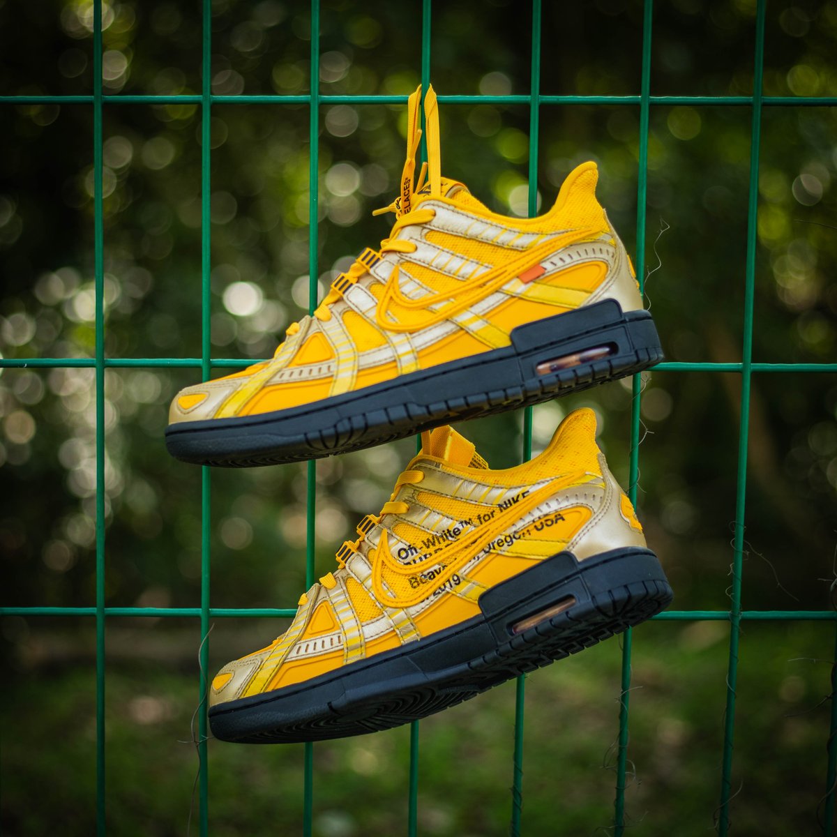 Take a look at #OffWhite x #Nike Rubber Dunk “University Gold