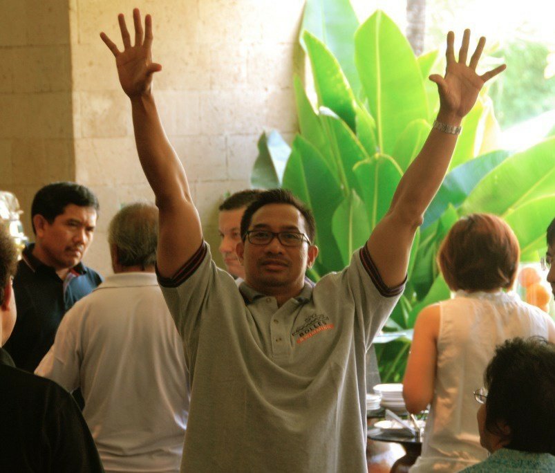 AlissaWahid's tweet photo. Innalillahi wa innailaihi rajiuun. Telah berpulang mas Lukman Niode, perenang kebanggaan Indonesia di masa 1980an. 
Selamat jalan, mas Luki. Semoga Allah memelukmu dalam semangat abadi...
 #IDEASFellows. https://t.co/zzT6BskAwf