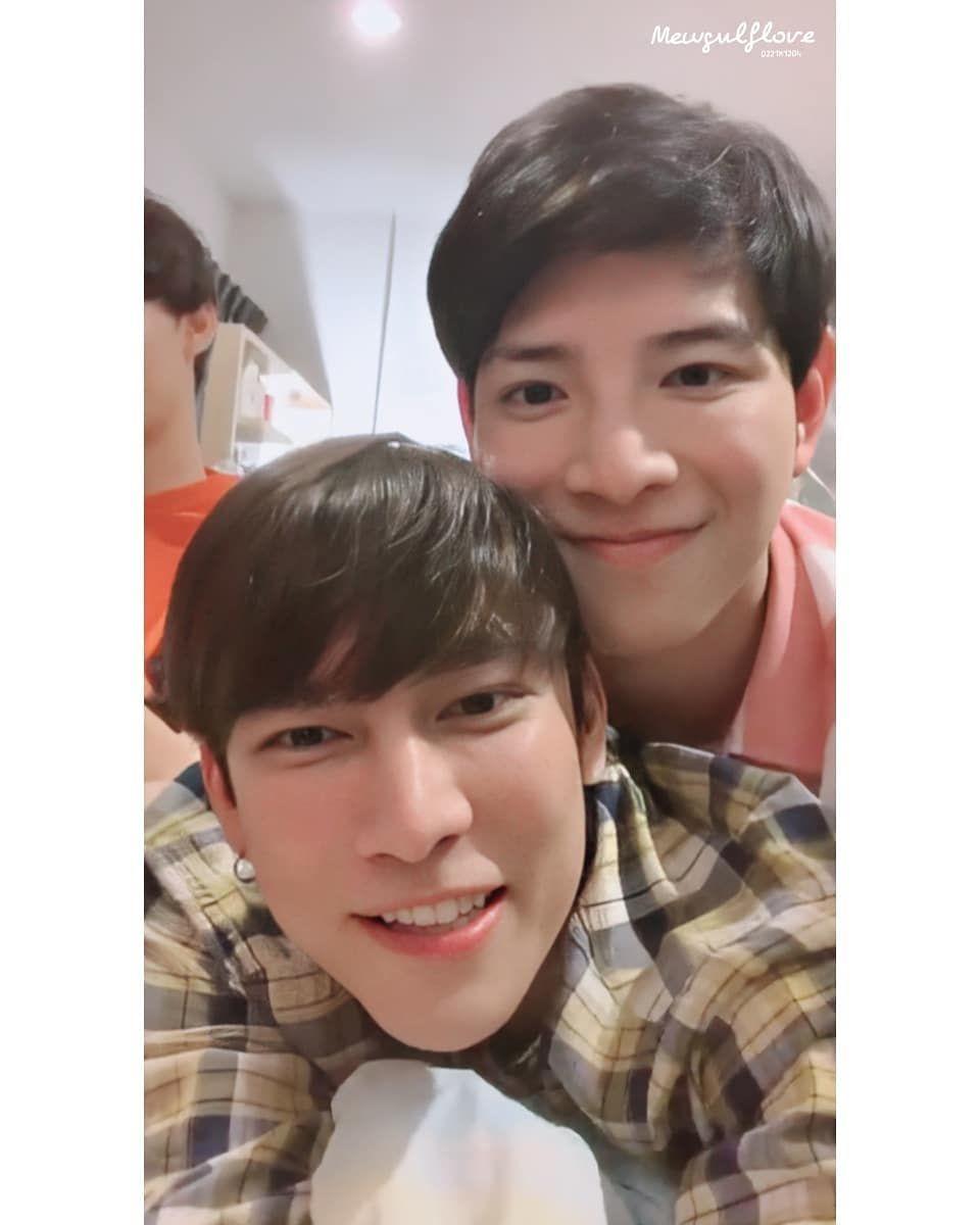 Thanh090802's tweet photo. những lần ngoại tình đến từ vị trí daddy và thuyền trưởng, nhìn tấm cuối mặt bé kiểu bất lực vl. Hôm nay không có cơm chó nên mị bèn đẩy thuyền ma này cho đời thêm tiếng cười hôiii 😂 #jf4
#mewmild https://t.co/50yEmtZtMi