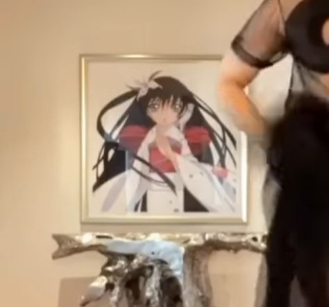 レレレのmさん ジョニーウィアーのinstagramの後ろにかかってるアニメ絵のキャラだれだろ