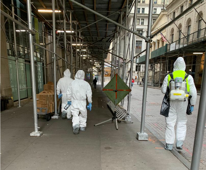 IndependentRain's tweet photo. These guys...off to decontaminate something.  Takes guts.
#ny1pic #nyc @NY1 https://t.co/1wQRyiLdPc