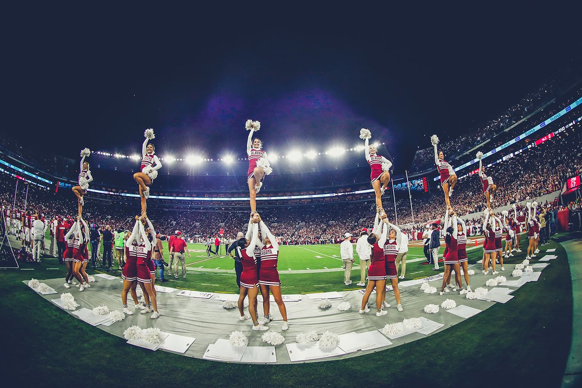 UA_Athletics's tweet photo. It's #RollTideFriday! Hope you've got your crimson on today! https://t.co/GBYHKTBMAU