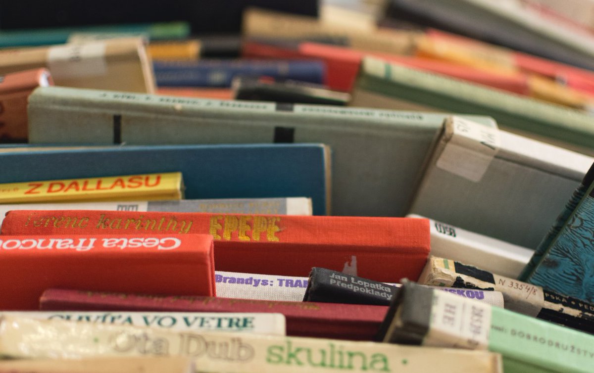 TradosJames's tweet photo. Six must-read books for translators 📚📖https://t.co/n0WTwJol4N #t9n #xl8 #sdltrados https://t.co/P3X46C5xrq