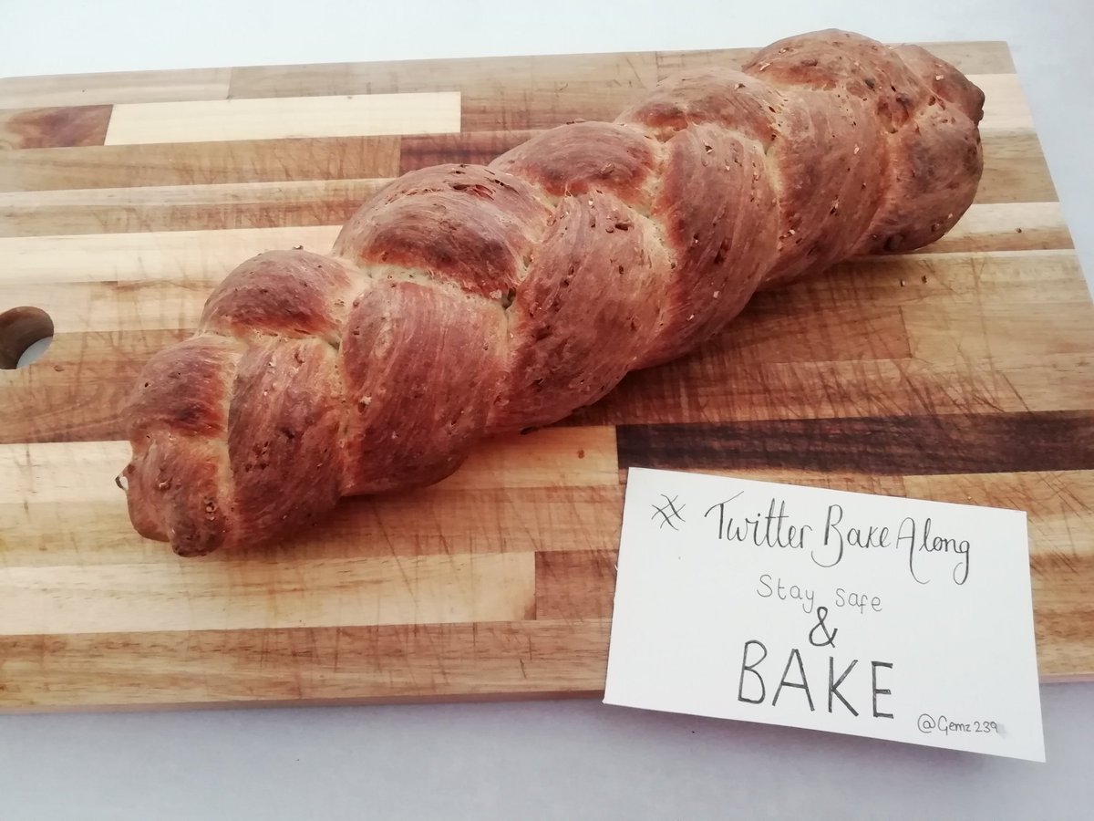 Gemz239's tweet photo. Plaited oat and linseed loaf, still crackling from the oven! #TwitterBakeAlong #StaySafeAndBake @thebakingnanna1 @Rob_C_Allen https://t.co/yD8Ik6BFmn