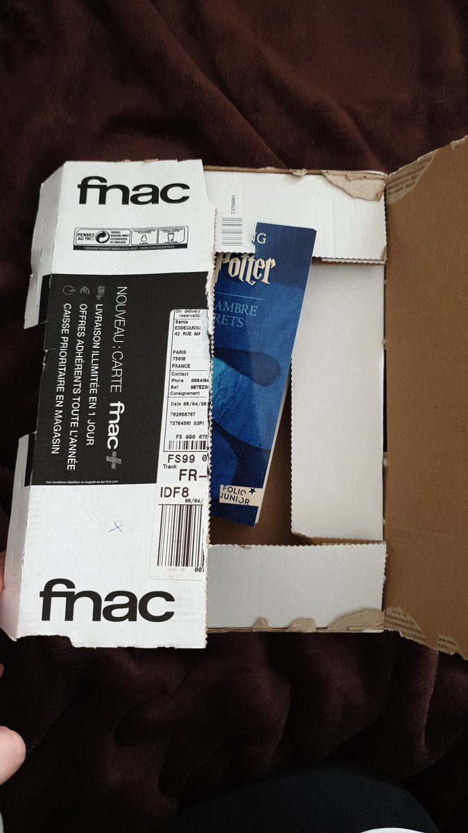 Soum_iche's tweet photo. @Fnac @FnacVousAide Recevoir un livre déchiré déjà décevant mais appeler 4 fois votre SAV et se faire à chaque fois raccrocher c'est inadmissible! Client Fnac+ ! Dc je perds mes 9€ du livre + 16€ de hors forfait à cause de vos frais supplémentaires du SAV ! Que proposez vous ? https://t.co/YrvUeB4UFT