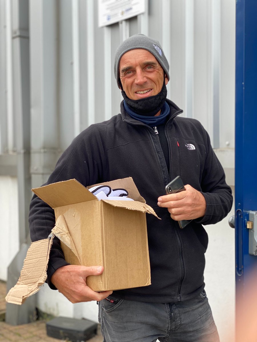 This is Chris. 
Chris has just delivered a huge box of elastic from <a href="/BagsofloveUk/">Bags of Love</a> &amp; <a href="/contradouk/">Contrado</a> for £0! 
This will go a long way in helping us to produce more #PPE for #NHSworkers. Chris is a pretty awesome guy. Thank you!
