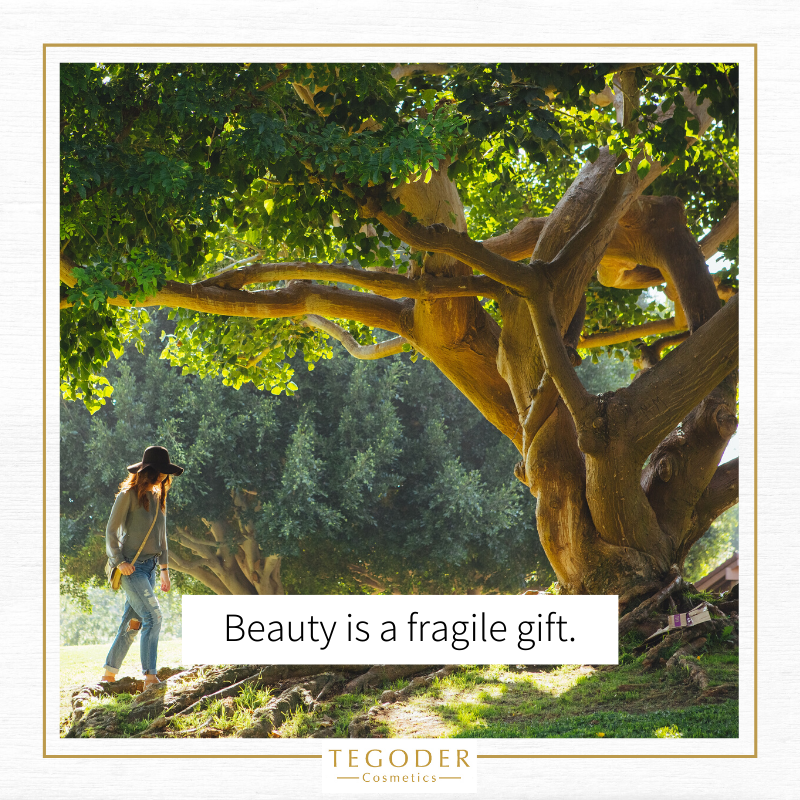 TegoderUK's tweet photo. Beauty is a fragile gift. 💚 https://t.co/wqdfMkW9I0