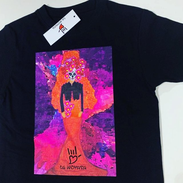 Ya están a la venta las nuevas camisetas de mi marca LA NOVATA,este es el modelo CATRINA FLAMENCA. Es una colaboración con la pintora Dora Crespo,me puedes seguir en Facebook e Instagram en @lauralanovata y podrás ver el resto de la colección