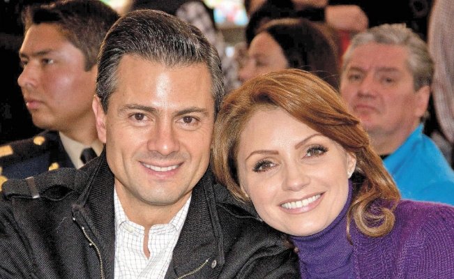 El_Universal_Mx's tweet photo. La Secretaría de la Función Pública solicitó una revisión de todos los movimientos en cuentas bancarias del expresidente Peña Nieto y dicha instrucción se extiende a su exesposa Angélica Rivera Hurtado y a sus hijos https://t.co/92QNblaaXU https://t.co/1CKBoMGRGz