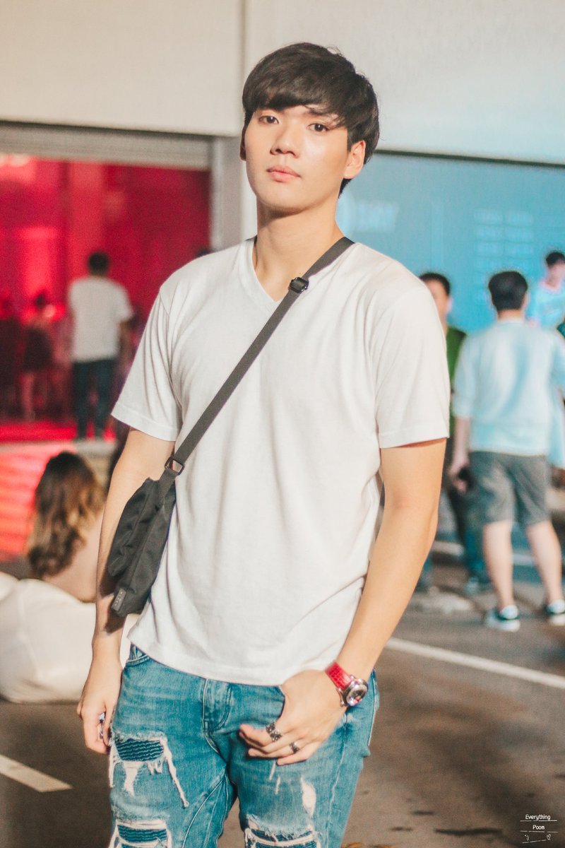 EverythingPoom's tweet photo. วุ้ย หล่อจังงงง 
@poomlimited
#ภูมิลิมิเต็ด #TUSexyBoy​ 
#RedwoodTalent https://t.co/RWRPd4agov