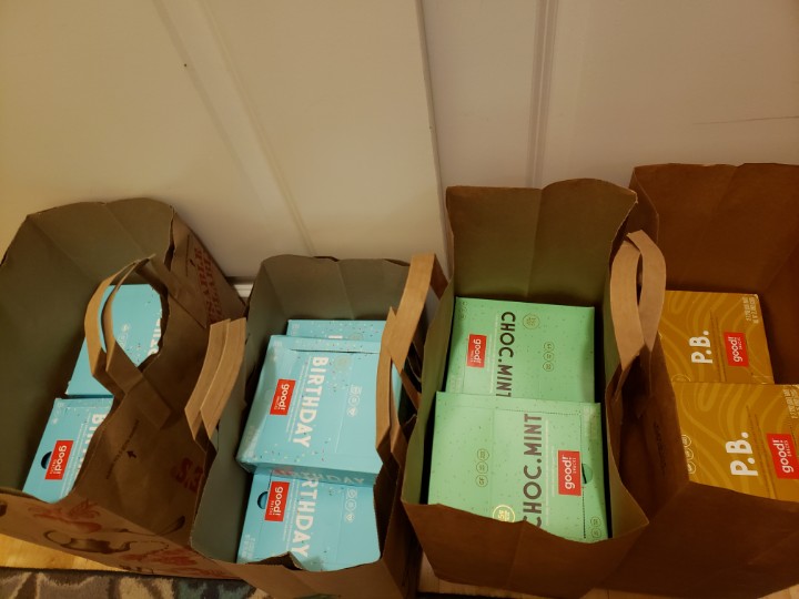 torzilla37's tweet photo. Big THANK YOU to @goodsnacksbars for donating 600 protein bars to our #frontlineworkers in the #hospital during the #COVID19 pandemic! We just distributed as many as we could to our nursing units and ancillary staff. https://t.co/307u6DJhUN
