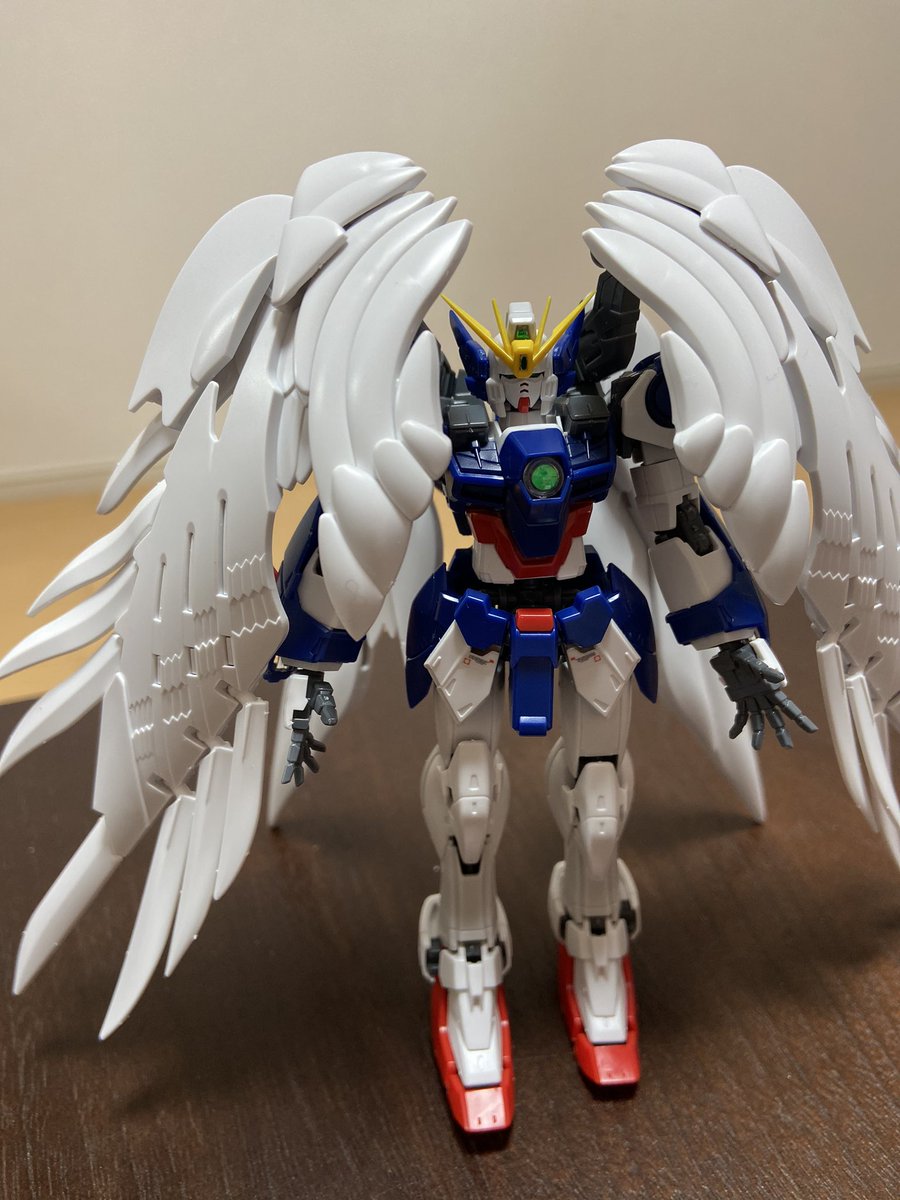 うた ガンプラ初心者 はわー 完成しました 人生初めてのガンプラです ガンプラ初心者 ガンプラ ガンプラ好きな人と繋がりたい