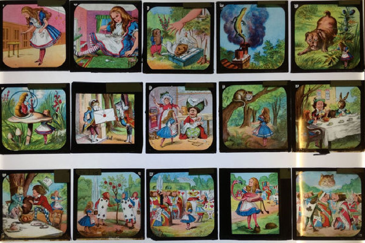 🕯️🐇 Beautiful Alice in Wonderland Magic Lantern glass slides from 1900! Learn about what puts the 'magic' in magic lanterns here: fal.cn/MagicLanternFi… 🍄🕯️
