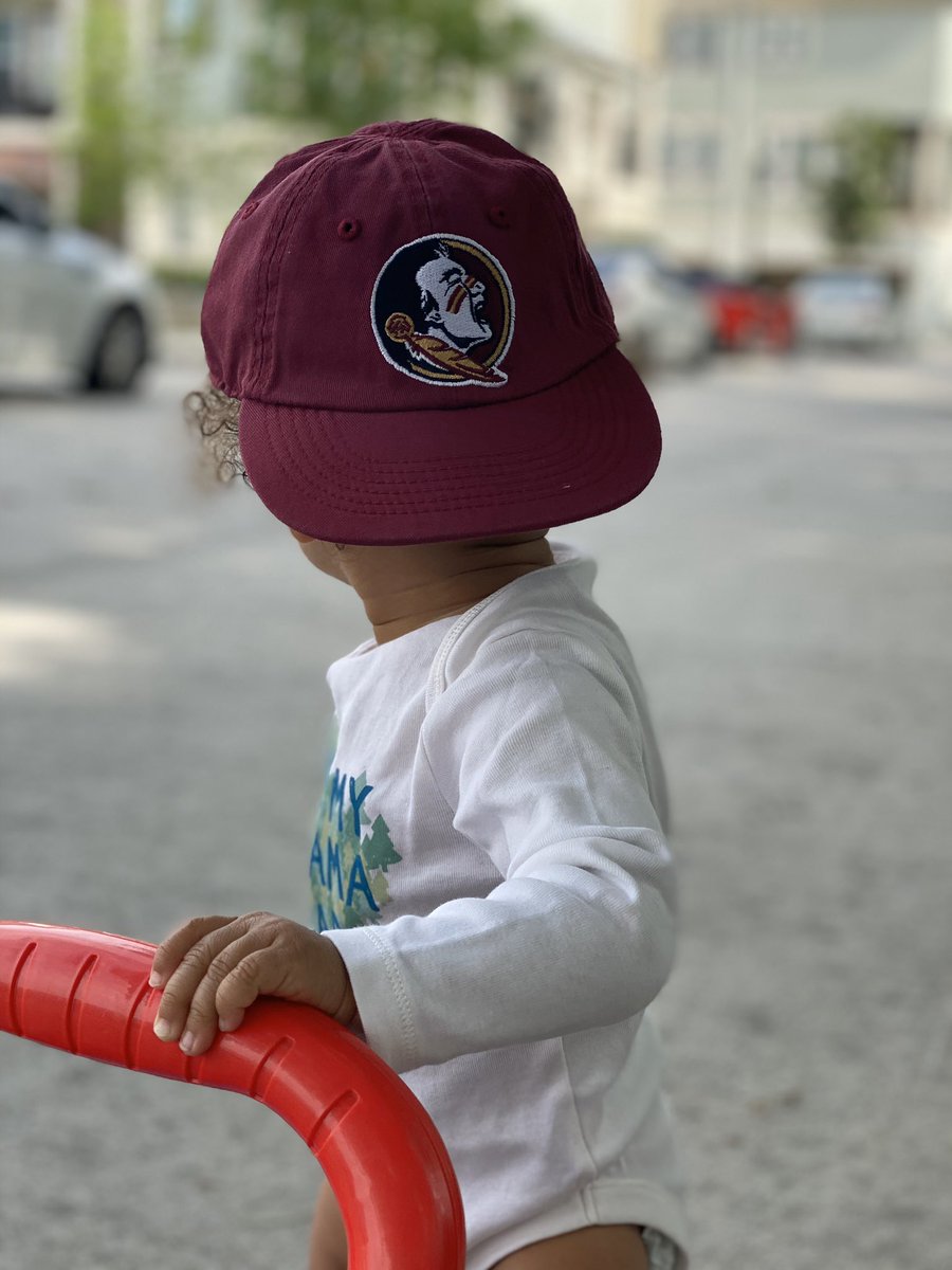 RonanMoore19's tweet photo. Congrats to all the #2020graduates of my future alma mater @floridastate #FSUGraduation #ClassOf2041 #Noles https://t.co/t6an9Lp3Zi
