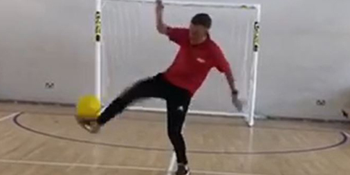 JerseySport's tweet photo. Thanks to the #JerseySport team doing a brilliant job of looking after all the children in schools across the island. Here's a clip of them having some fun and showing off their #ballskills 😎👉: https://t.co/MCT5IOyEE8 #MoveMoreJersey #ExerciseResponsibly https://t.co/bDBwqZqxl3
